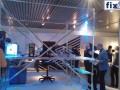 Witte buisconstructie in museum voor communicatie, gemaakt met buizen en buiskoppelingen van Fixmetaal